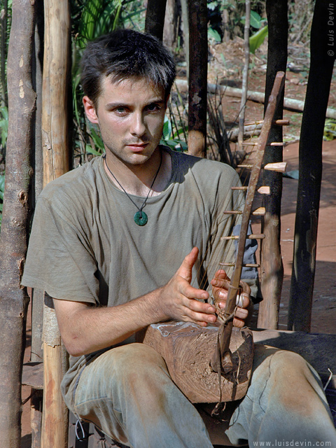 Arched harp, from Luis Devin's fieldwork in Central Africa (Baka Pygmies, Cameroon)